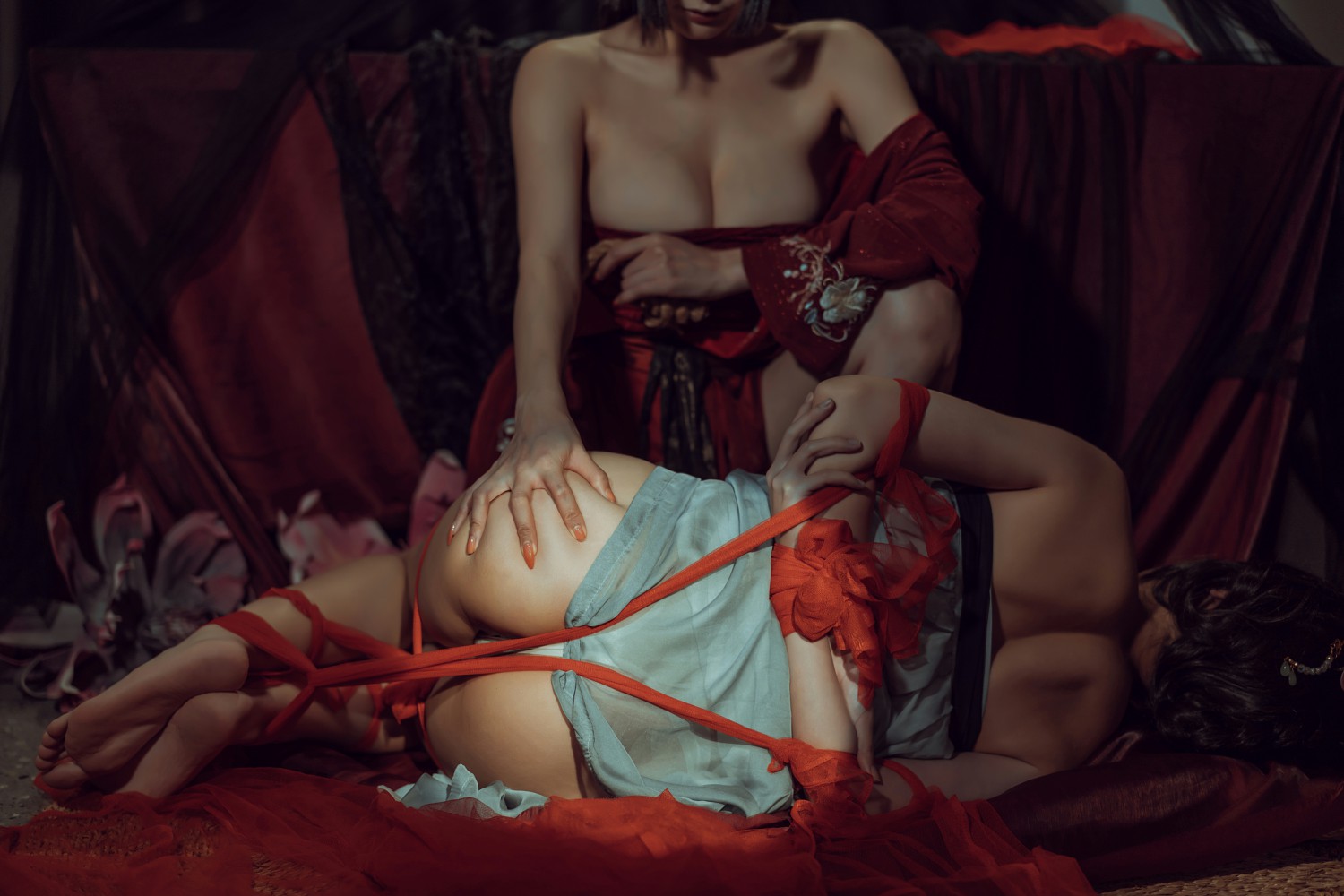 秋和柯基(夏小秋秋秋) - 昏红帐