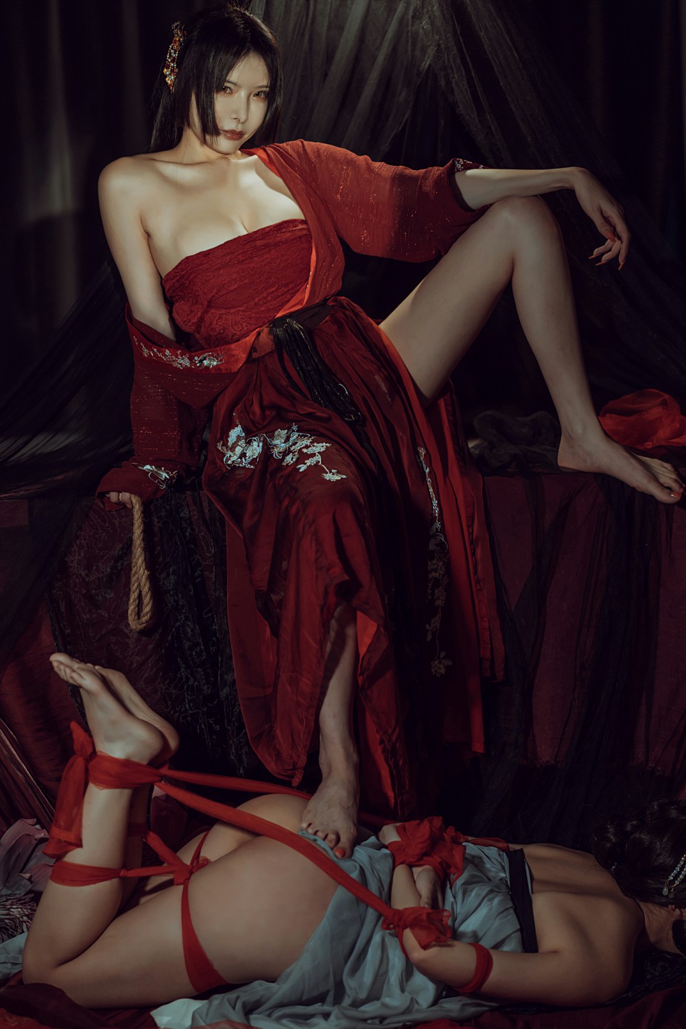 秋和柯基(夏小秋秋秋) - 昏红帐